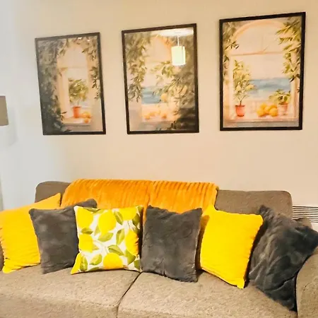 Brand New Stylish 2br 2bath Apartment *