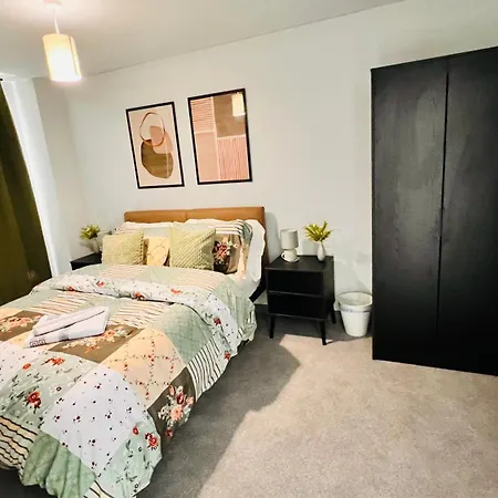 Brand New Stylish 2br 2bath *